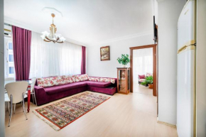 Cozy Flat with Balcony Close to Public Transportation in Konyaalti, Antalya